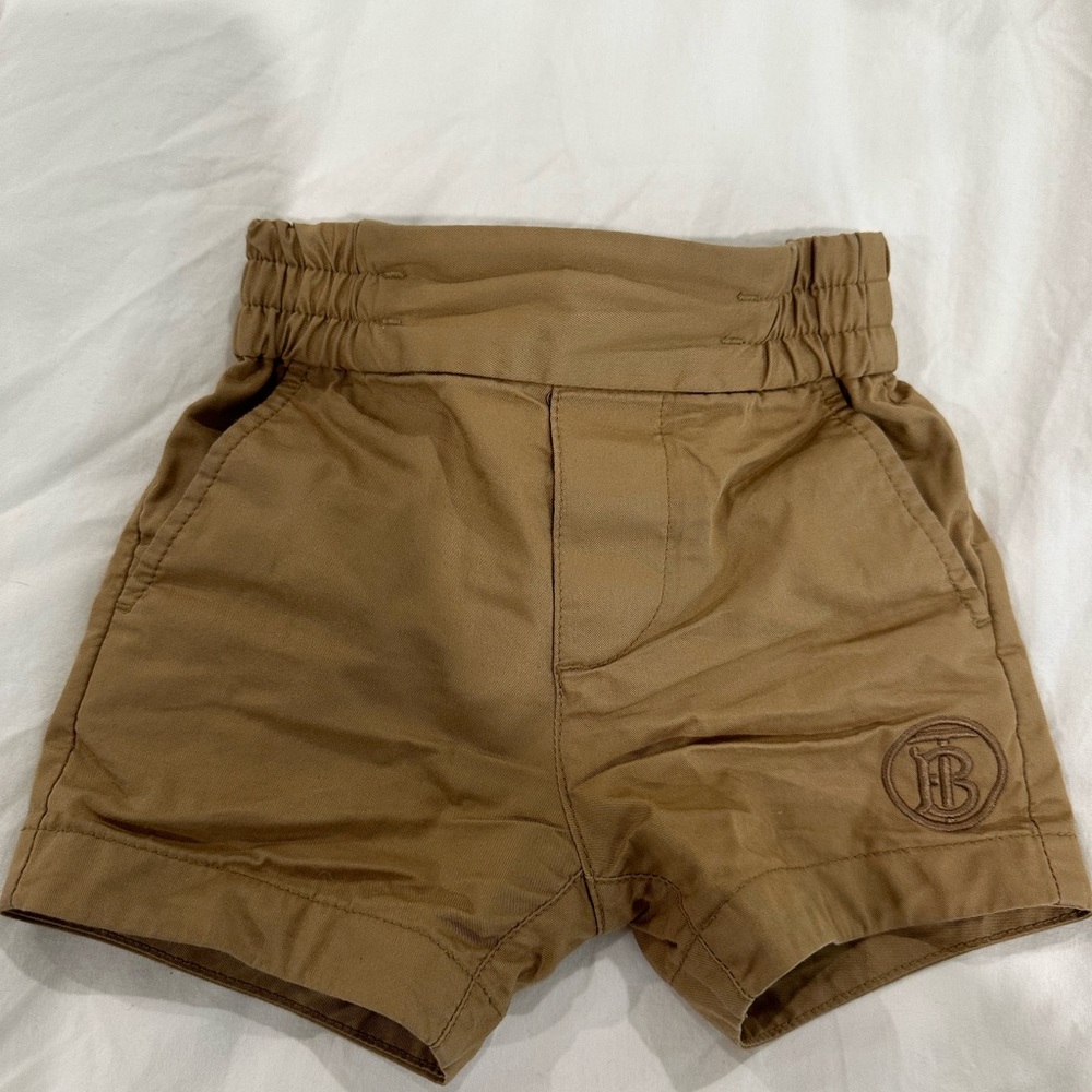Authentic Burberry chino shorts (6months)